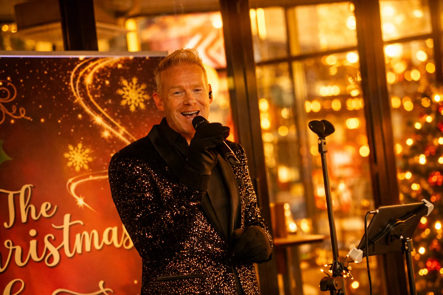De Kerstzanger live als kerst artiest