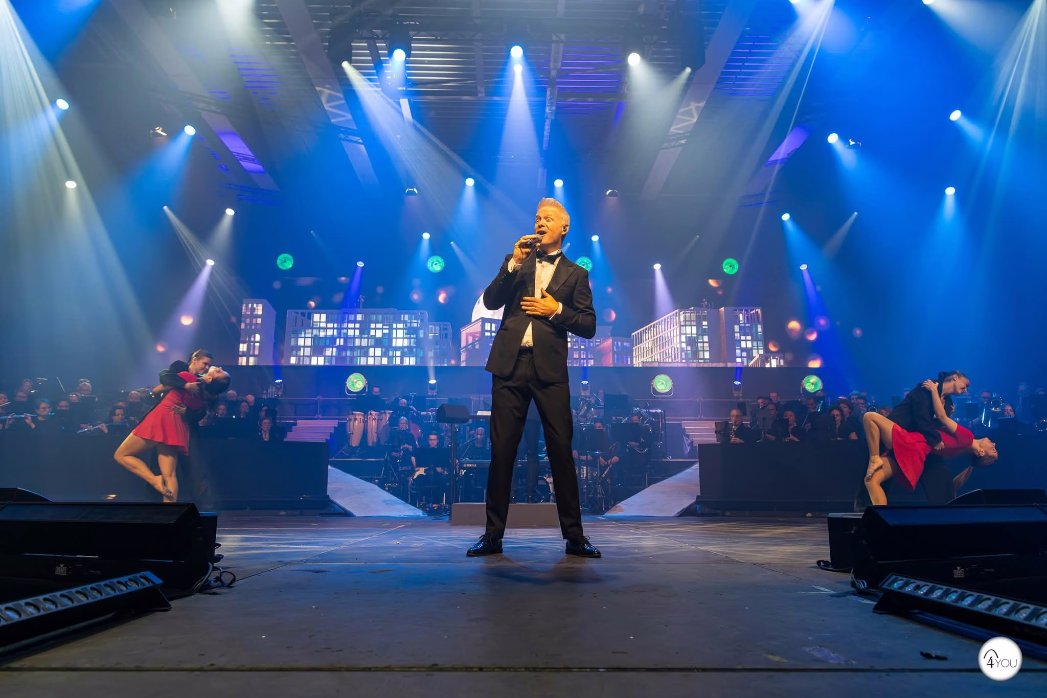 The Suited Singer &ndash; Bernd van de Sanden, professionele allround entertainer